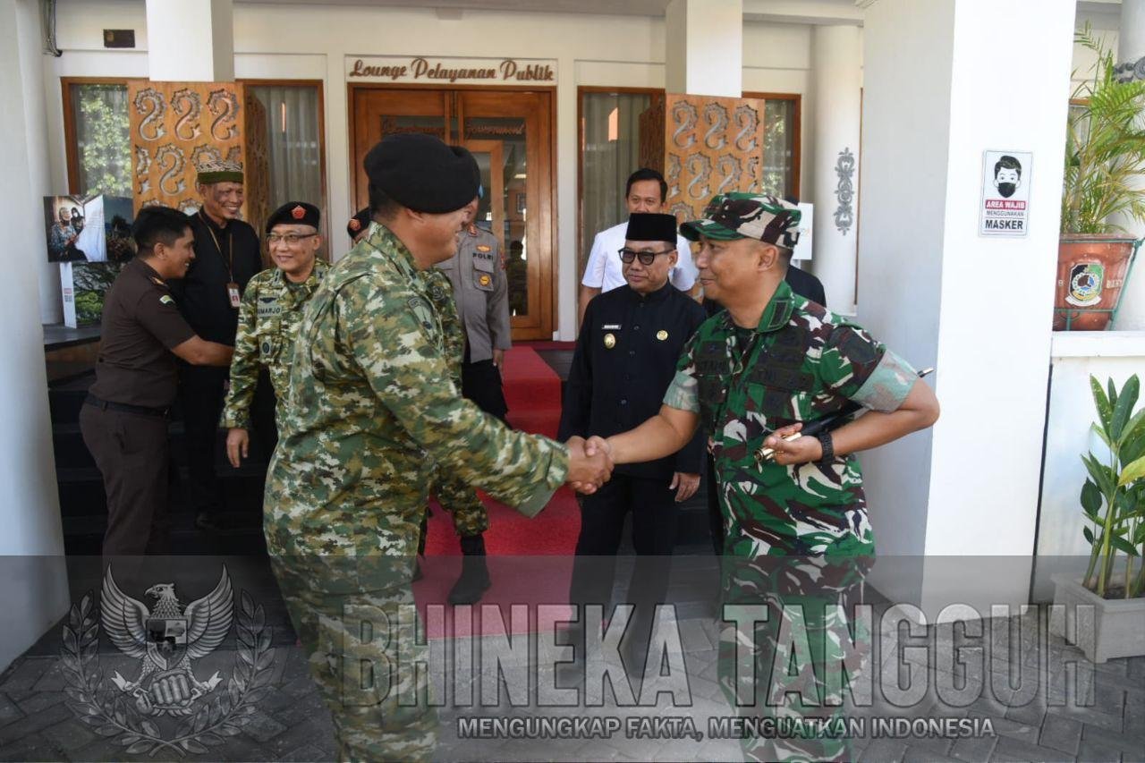 Disambut Dandim 0825, Kunjungan Kaskogartap III/Surabaya ke Banyuwangi Bahas Stabilitas hingga Pembangunan Daerah