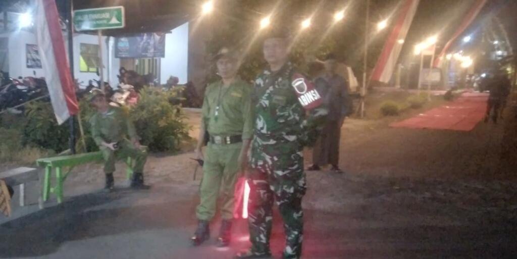 Sambut Suro dan Kemerdekaan, Ribuan Warga Jambewangi Kirab Belasan Gunungan Hasil Bumi